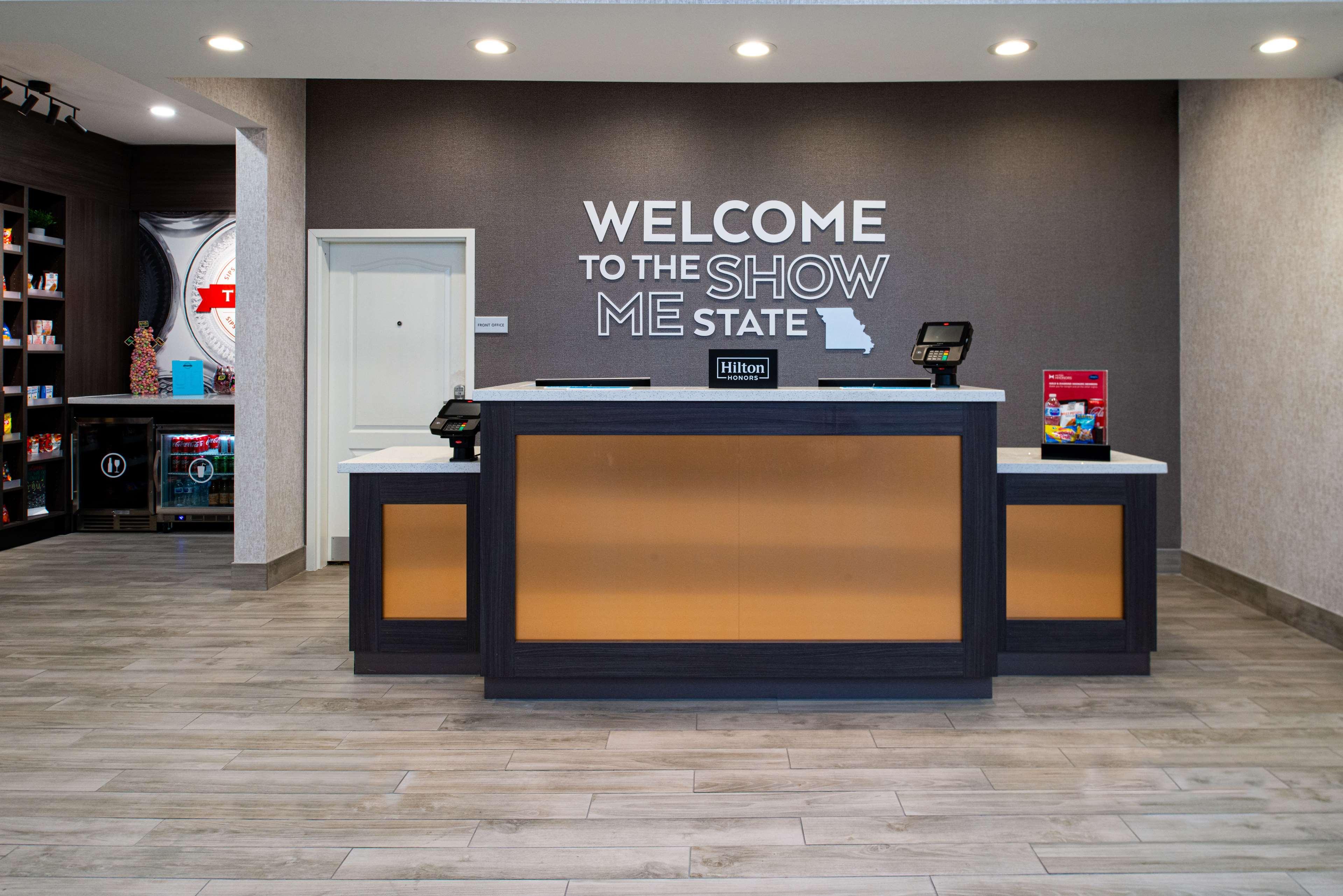 Hampton Inn Kansas City Northeast Экстерьер фото
