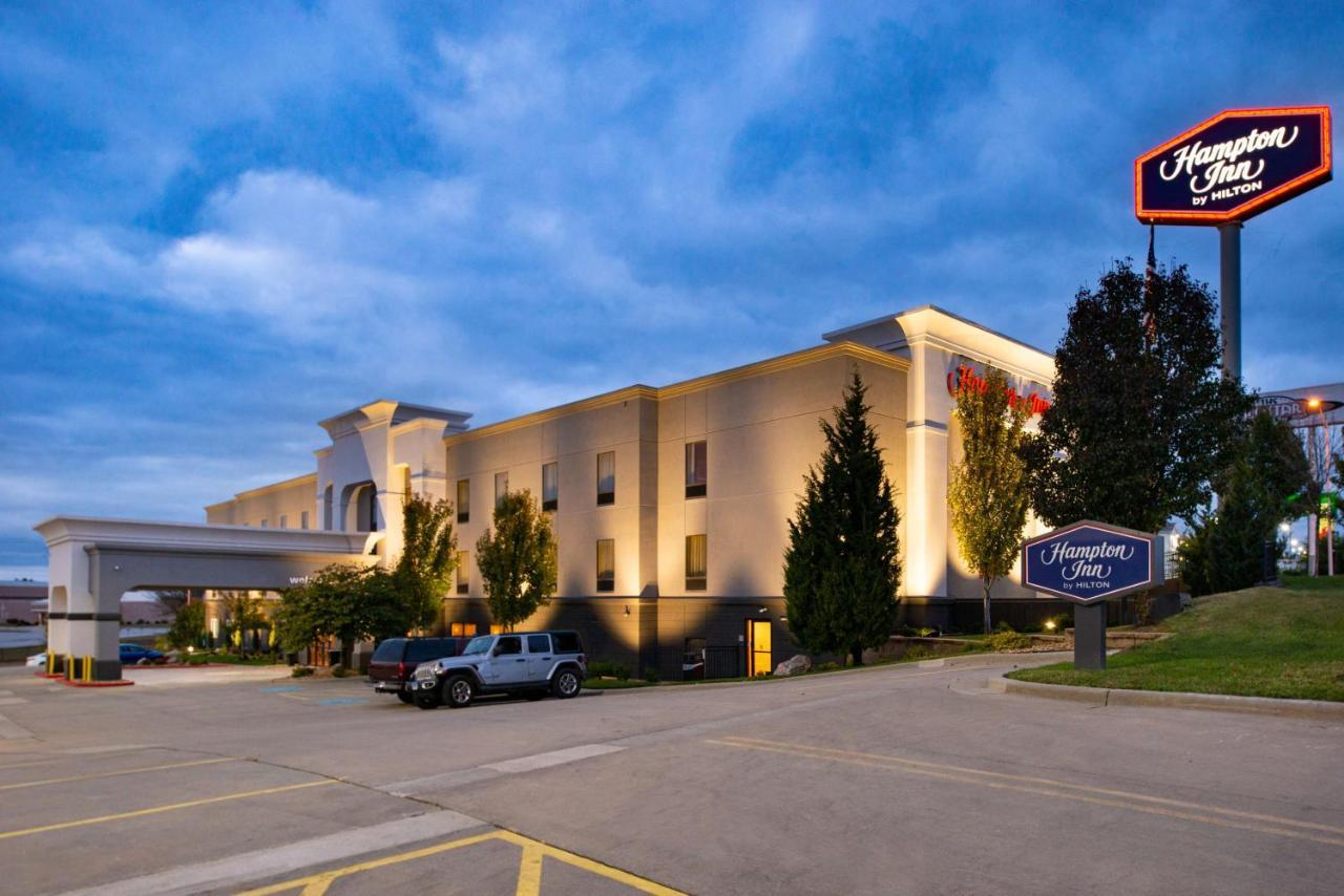 Hampton Inn Kansas City Northeast Экстерьер фото