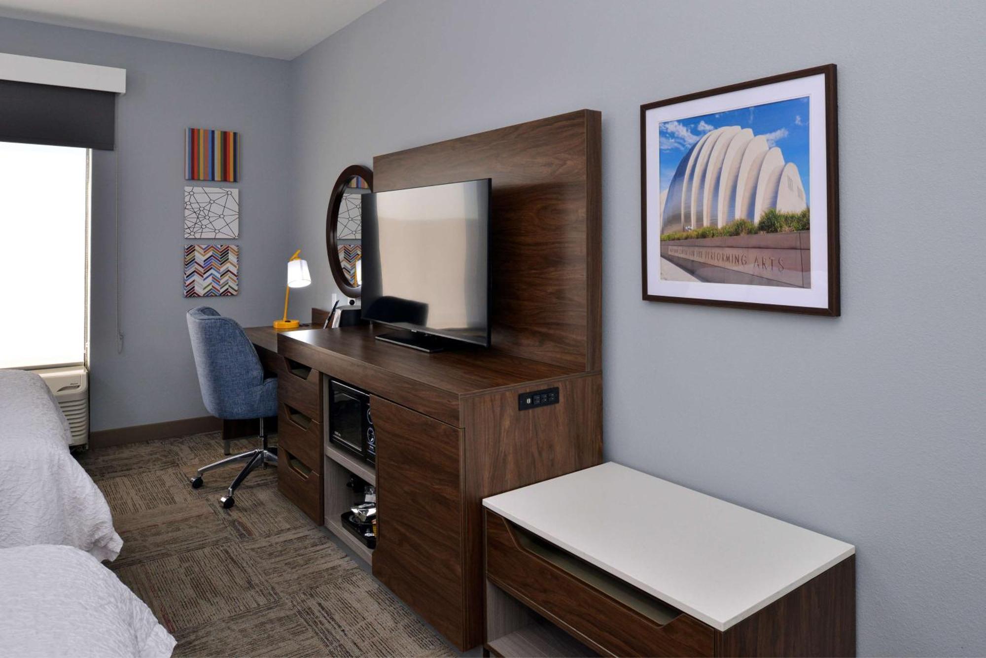 Hampton Inn Kansas City Northeast Экстерьер фото