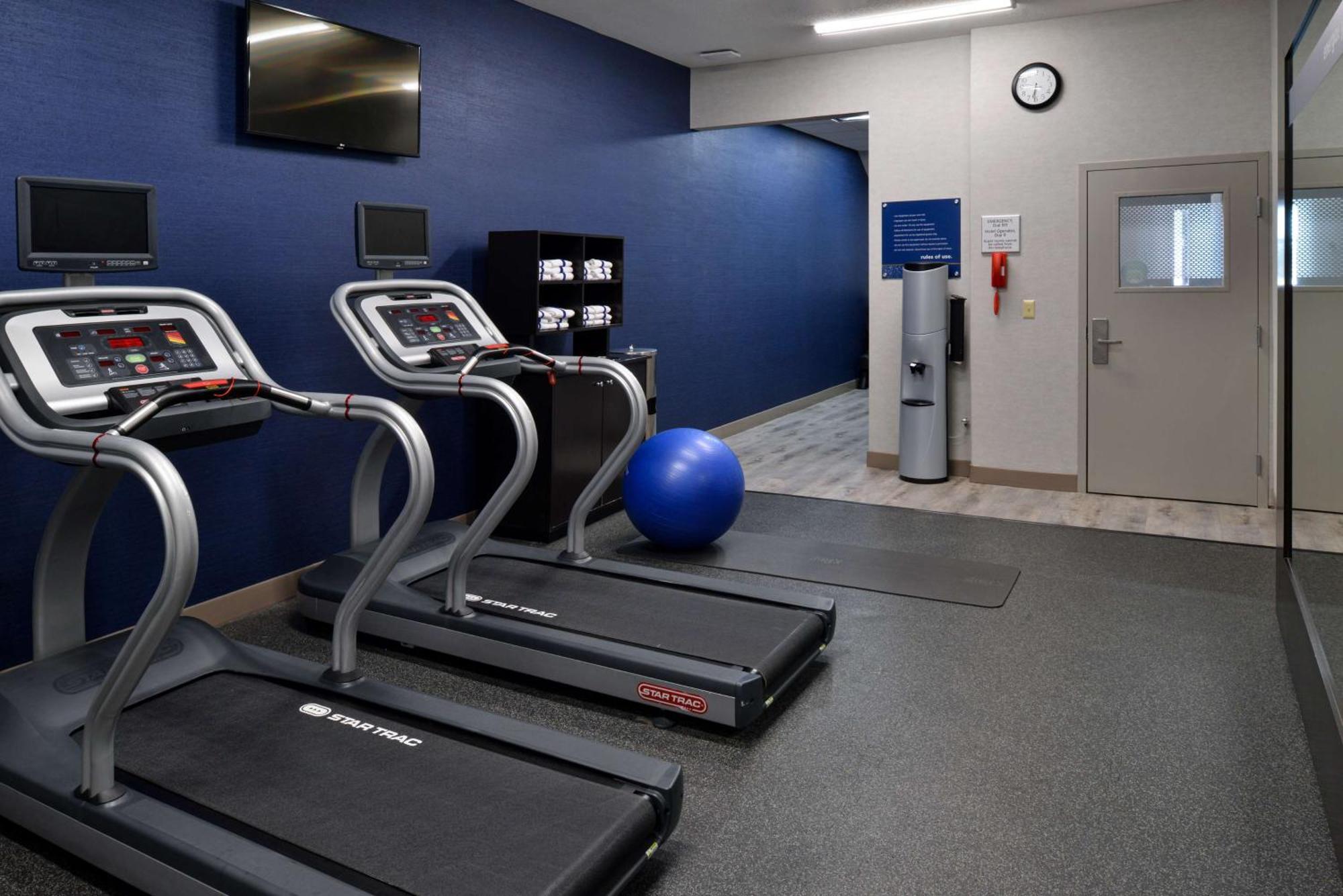 Hampton Inn Kansas City Northeast Экстерьер фото