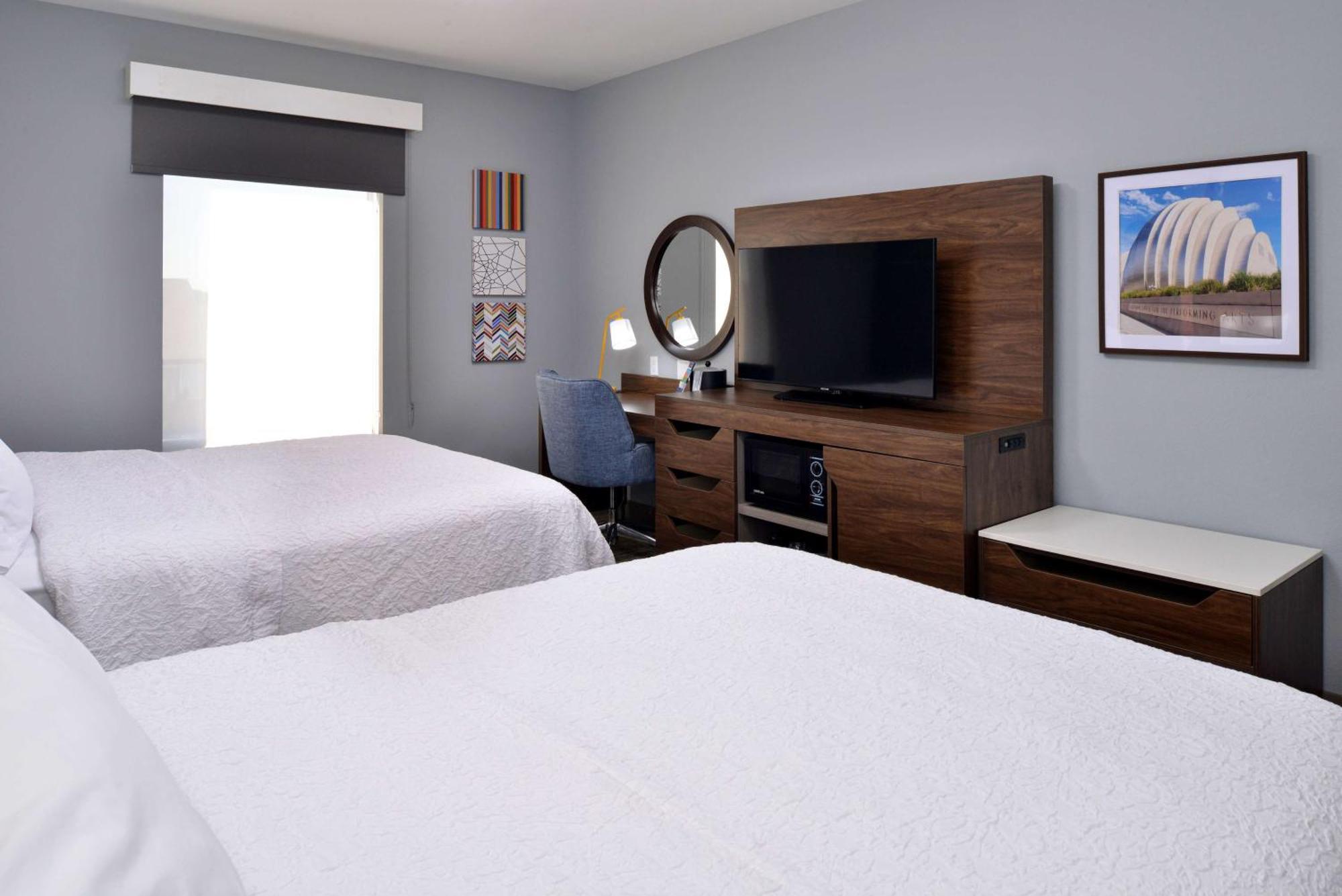 Hampton Inn Kansas City Northeast Экстерьер фото