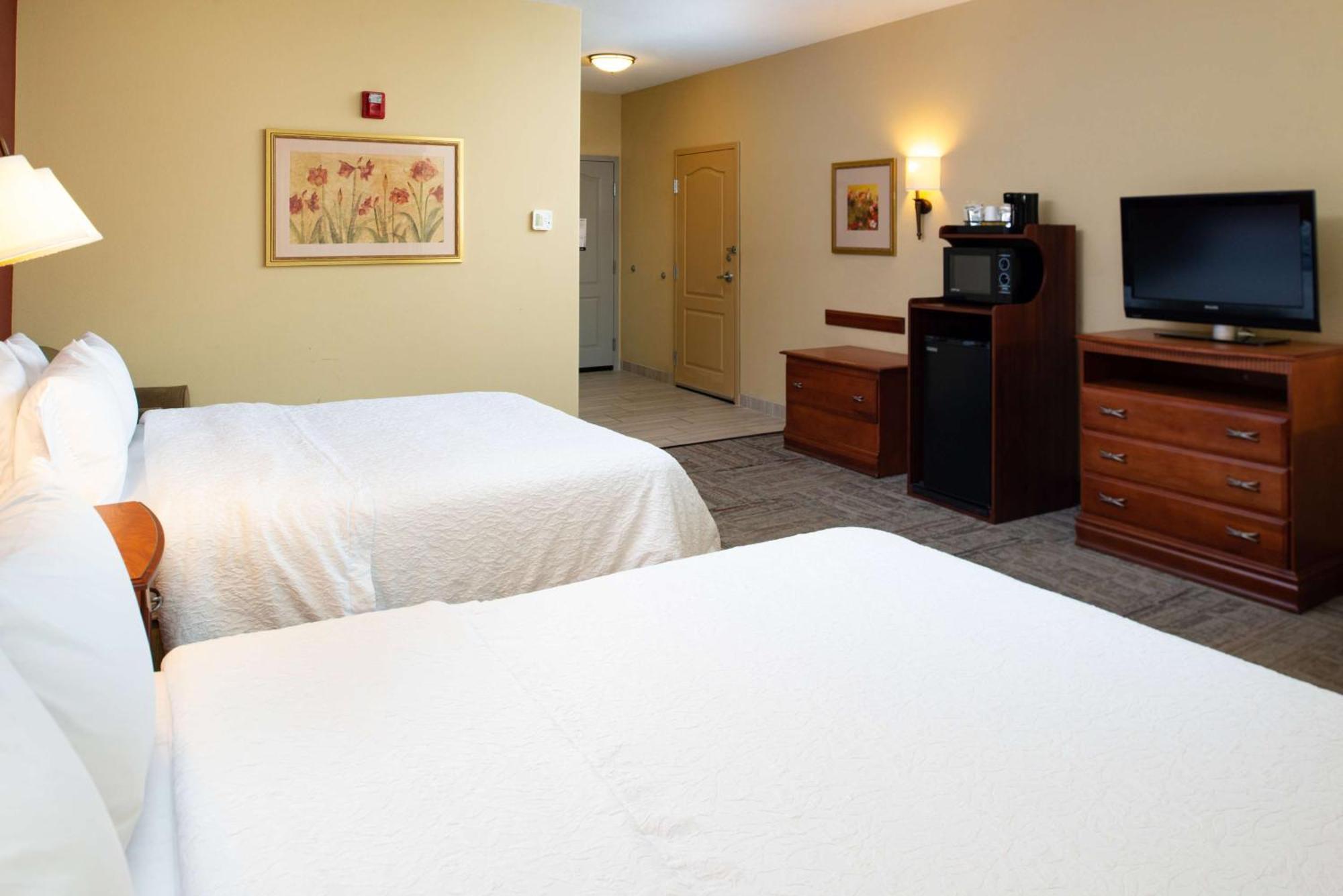 Hampton Inn Kansas City Northeast Экстерьер фото