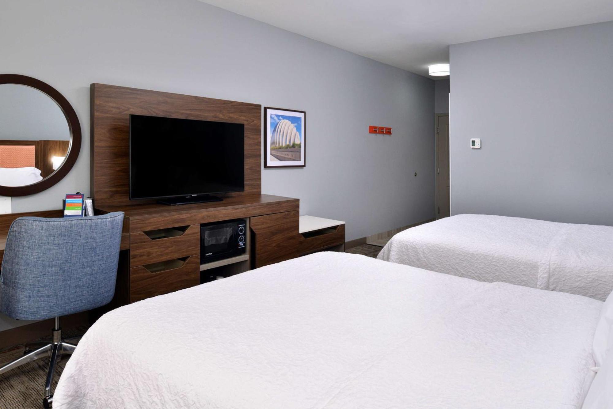 Hampton Inn Kansas City Northeast Экстерьер фото