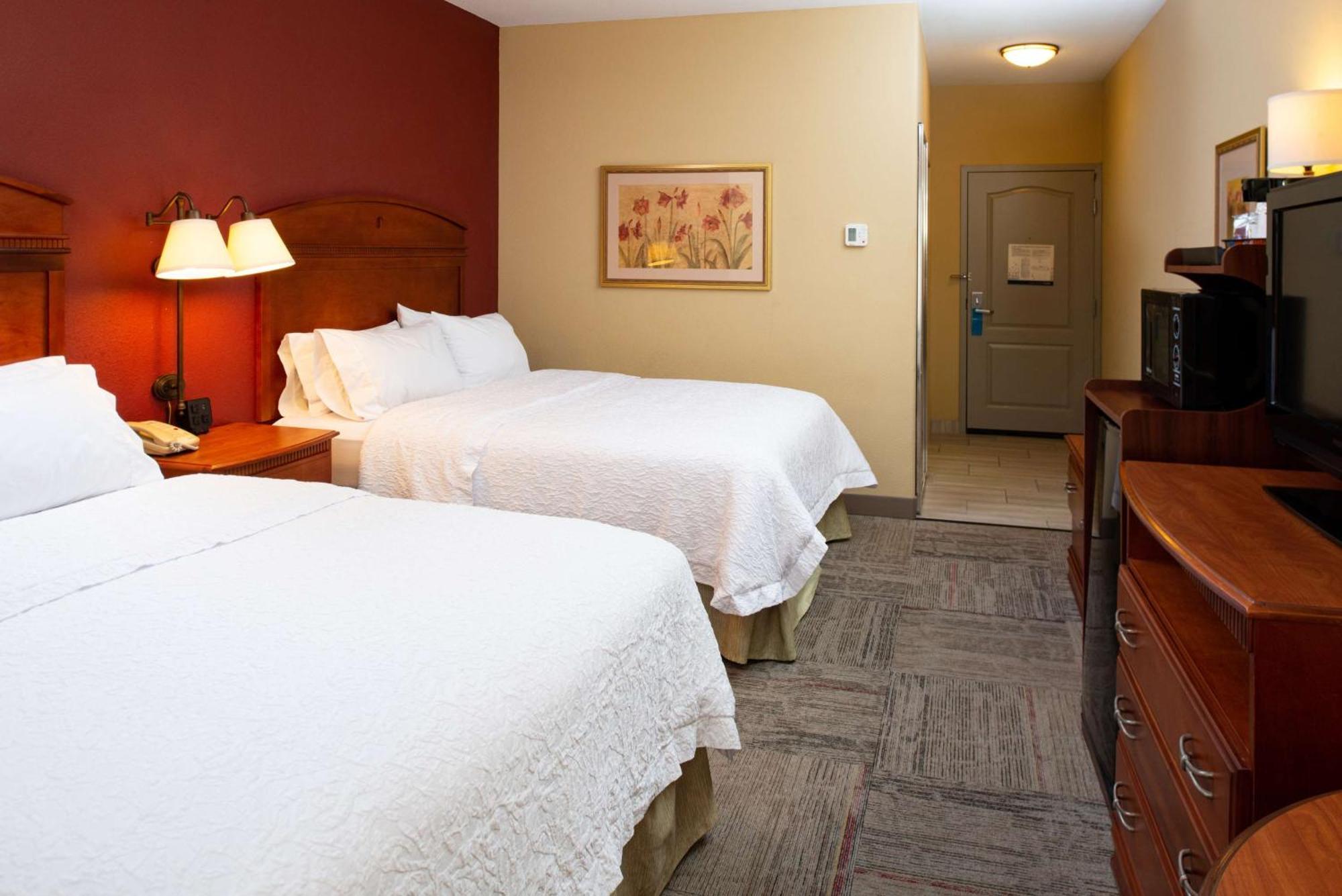 Hampton Inn Kansas City Northeast Экстерьер фото
