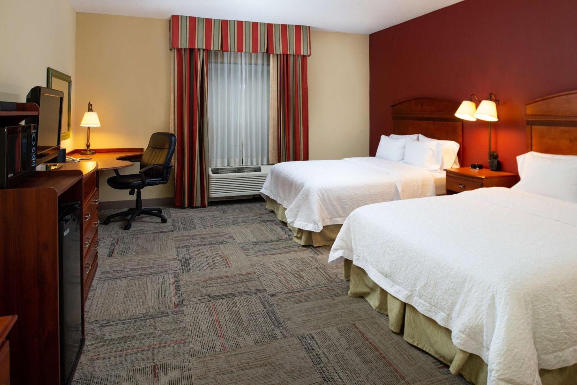 Hampton Inn Kansas City Northeast Экстерьер фото