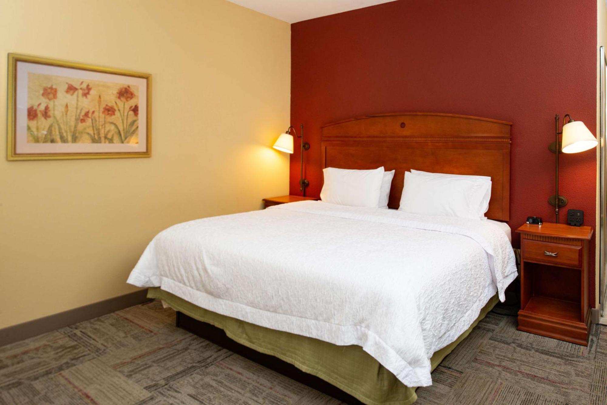 Hampton Inn Kansas City Northeast Экстерьер фото