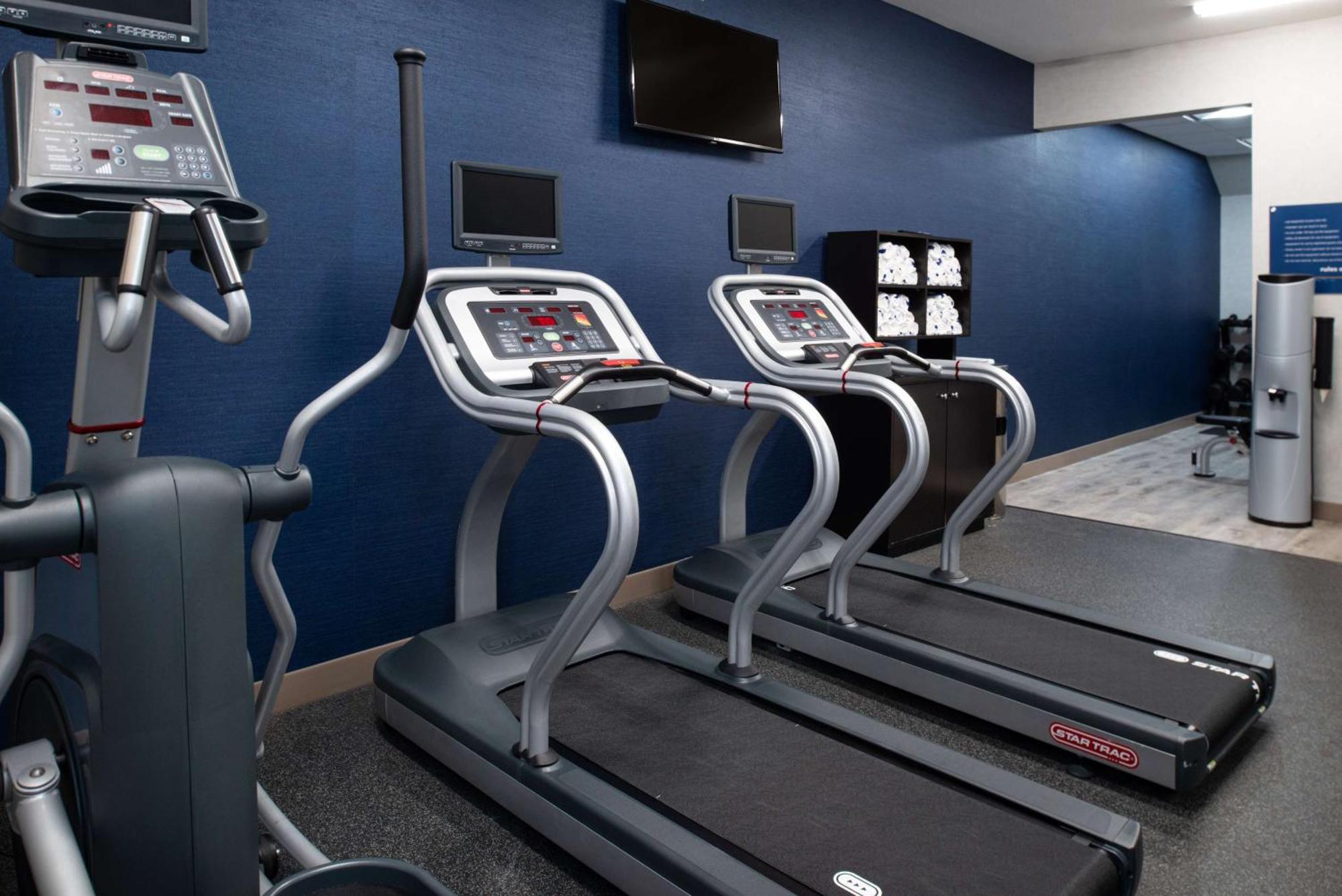 Hampton Inn Kansas City Northeast Экстерьер фото